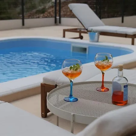 Tolija Hotel 3*